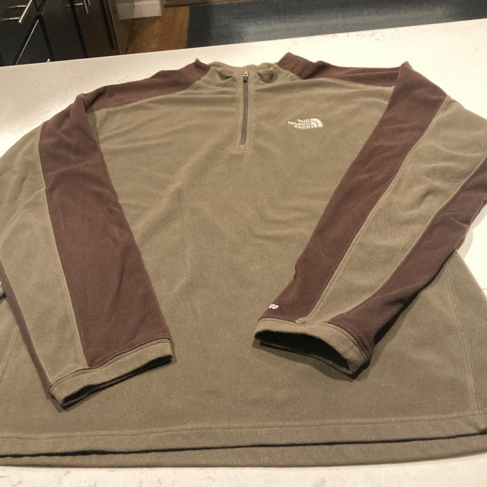 Men’s size large Northface fleece